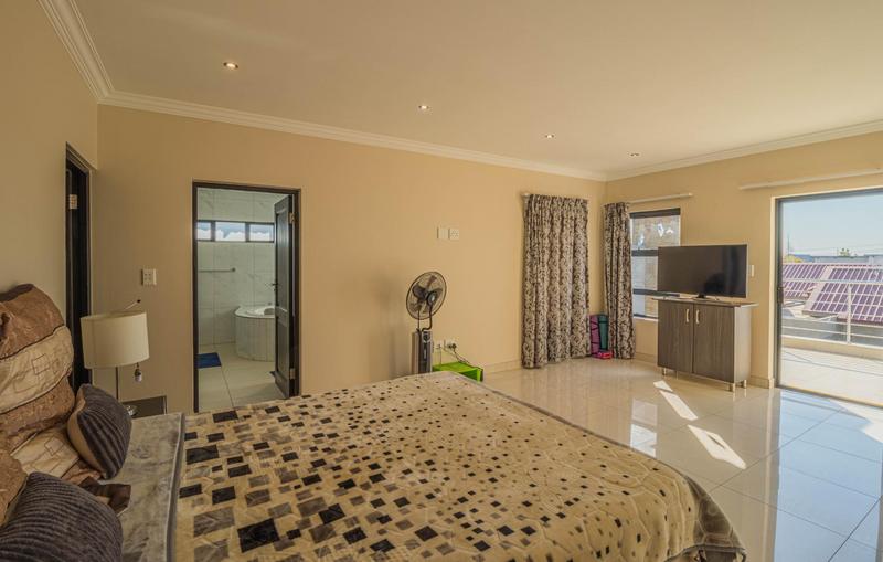 To Let 5 Bedroom Property for Rent in Midstream Ridge Gauteng