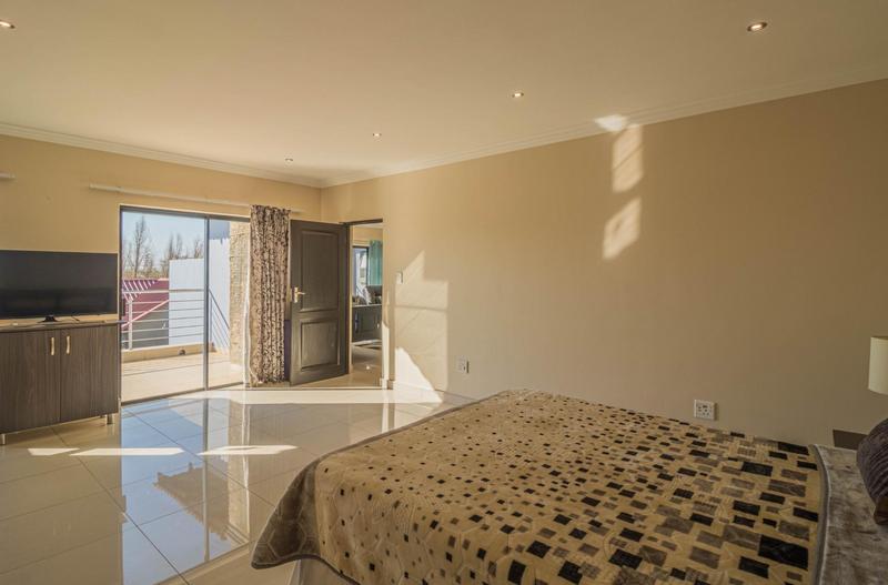 To Let 5 Bedroom Property for Rent in Midstream Ridge Gauteng