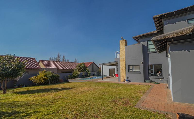 To Let 5 Bedroom Property for Rent in Midstream Ridge Gauteng