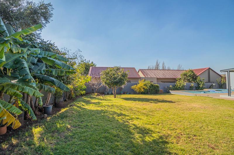 To Let 5 Bedroom Property for Rent in Midstream Ridge Gauteng