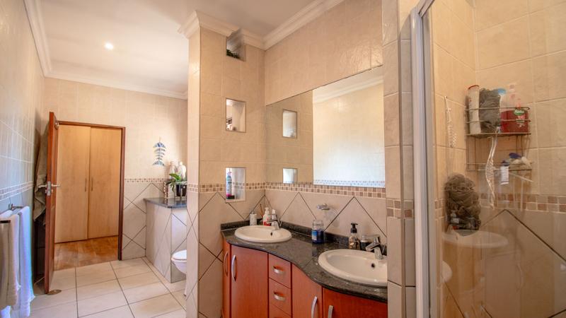 5 Bedroom Property for Sale in Midstream Estate Gauteng
