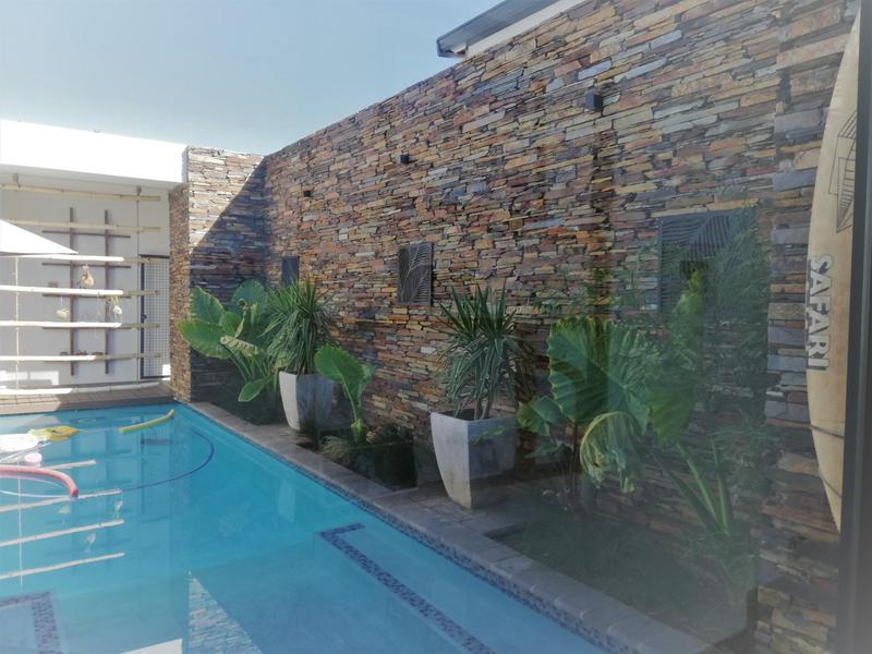 4 Bedroom Property for Sale in Midstream Ridge Gauteng