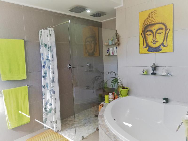 4 Bedroom Property for Sale in Midstream Ridge Gauteng