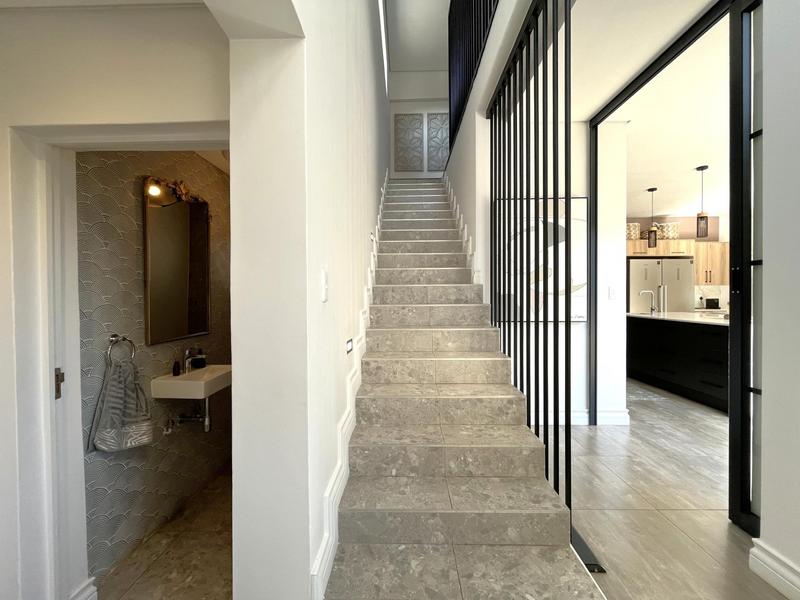 4 Bedroom Property for Sale in Midstream Ridge Gauteng