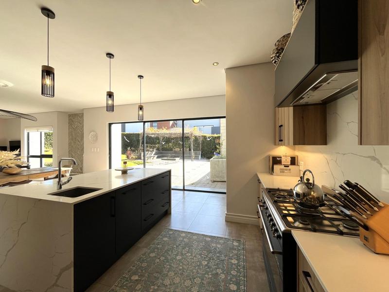 4 Bedroom Property for Sale in Midstream Ridge Gauteng
