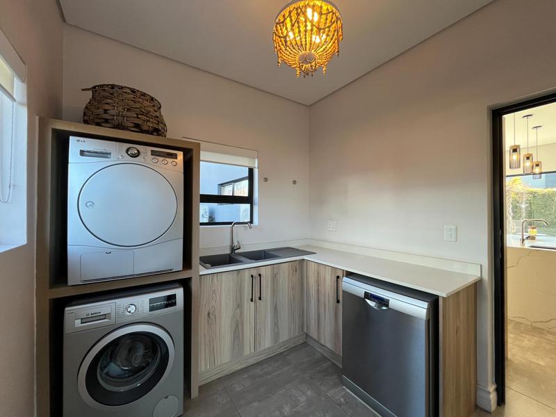 4 Bedroom Property for Sale in Midstream Ridge Gauteng