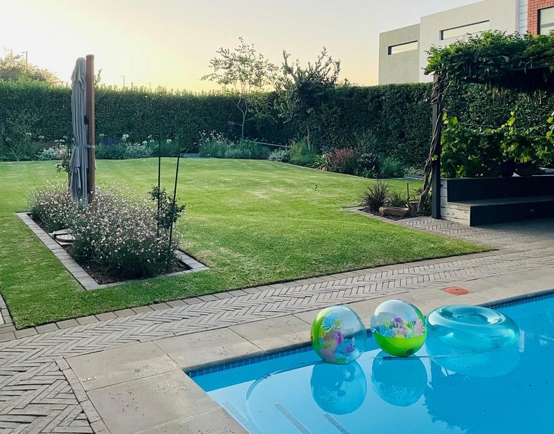 4 Bedroom Property for Sale in Midstream Ridge Gauteng