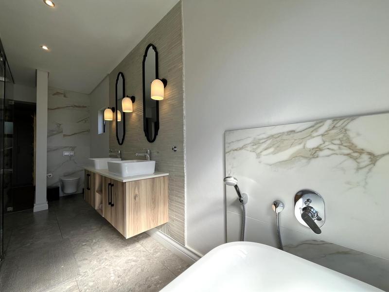 4 Bedroom Property for Sale in Midstream Ridge Gauteng