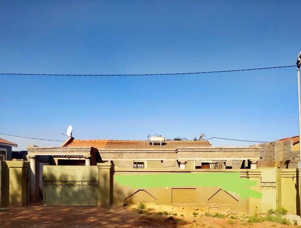 4 Bedroom Property for Sale in Orange Farm Gauteng