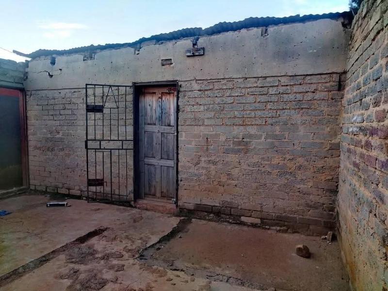 5 Bedroom Property for Sale in Orange Farm Gauteng