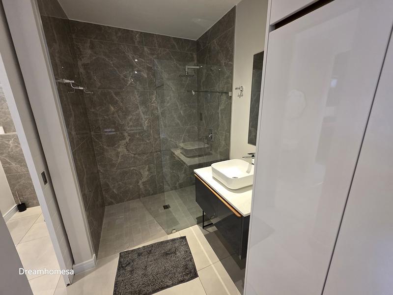 To Let 1 Bedroom Property for Rent in Houghton Estate Gauteng