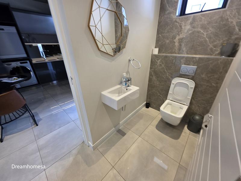 To Let 1 Bedroom Property for Rent in Houghton Estate Gauteng