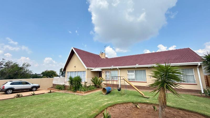 4 Bedroom Property for Sale in Risana Gauteng