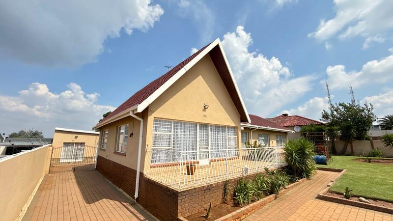 4 Bedroom Property for Sale in Risana Gauteng
