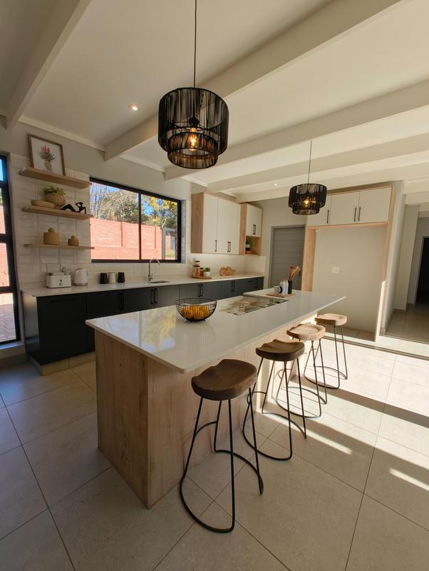 4 Bedroom Property for Sale in Ashlea Gardens Gauteng