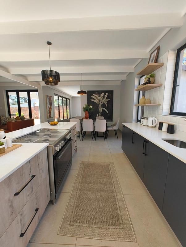 4 Bedroom Property for Sale in Ashlea Gardens Gauteng