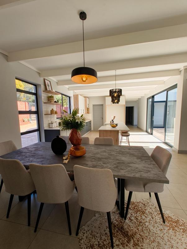 4 Bedroom Property for Sale in Ashlea Gardens Gauteng