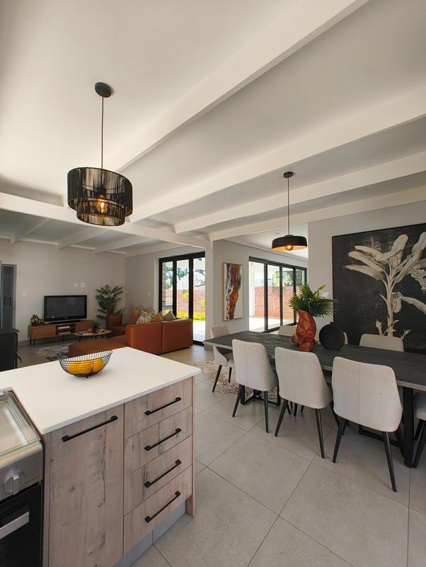 4 Bedroom Property for Sale in Ashlea Gardens Gauteng