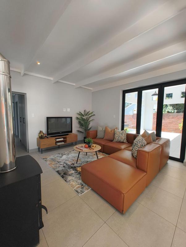 4 Bedroom Property for Sale in Ashlea Gardens Gauteng