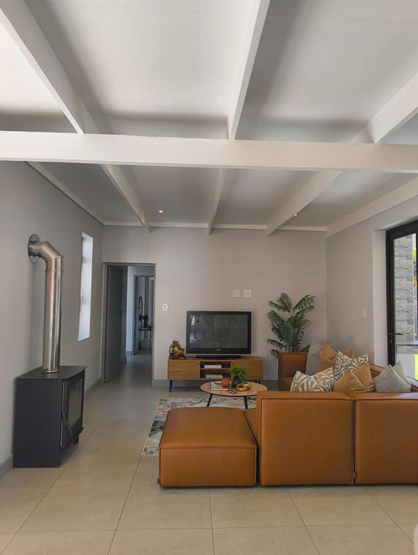4 Bedroom Property for Sale in Ashlea Gardens Gauteng