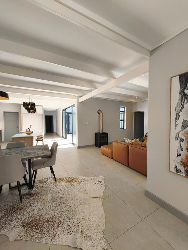4 Bedroom Property for Sale in Ashlea Gardens Gauteng