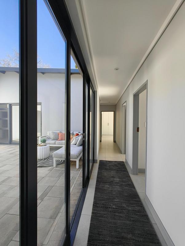 4 Bedroom Property for Sale in Ashlea Gardens Gauteng