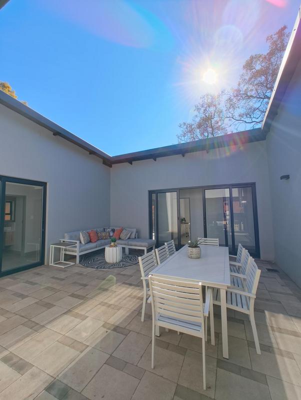 4 Bedroom Property for Sale in Ashlea Gardens Gauteng