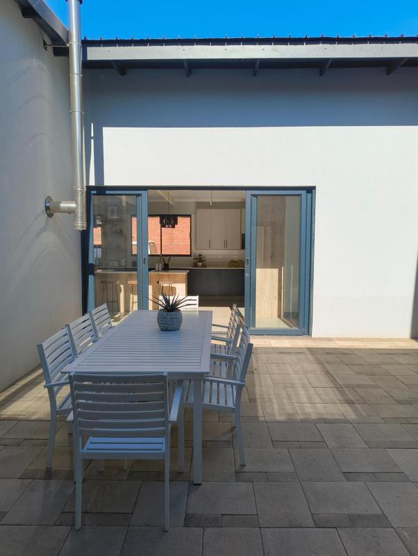 4 Bedroom Property for Sale in Ashlea Gardens Gauteng