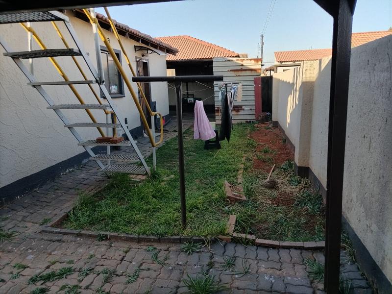 4 Bedroom Property for Sale in Dawn Park Gauteng