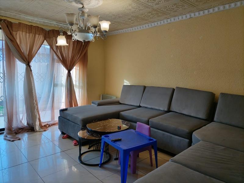 4 Bedroom Property for Sale in Dawn Park Gauteng