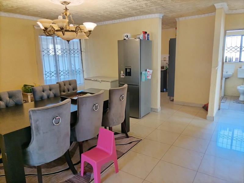 4 Bedroom Property for Sale in Dawn Park Gauteng