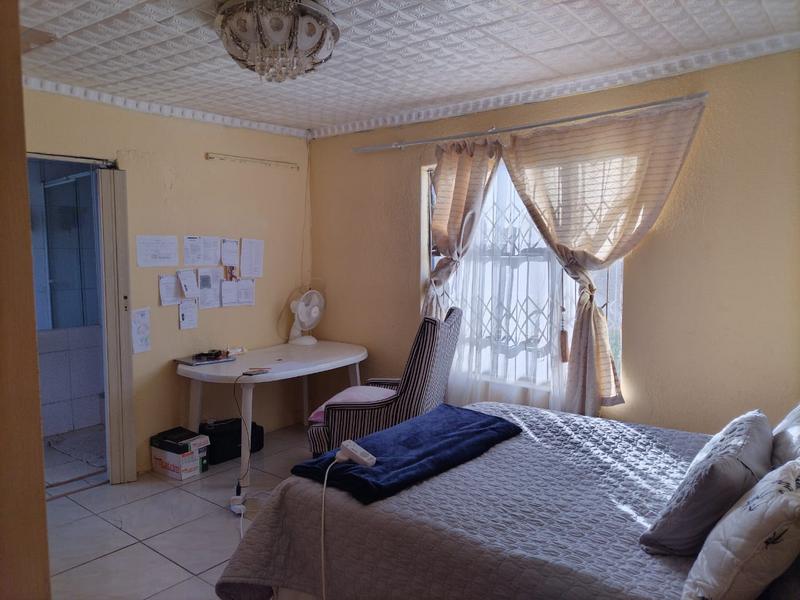 4 Bedroom Property for Sale in Dawn Park Gauteng