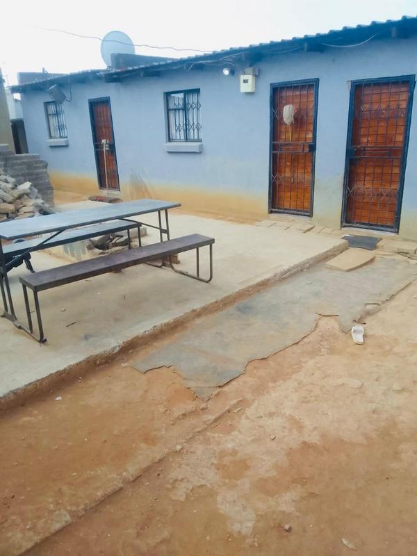 8 Bedroom Property for Sale in Windmill Park Gauteng