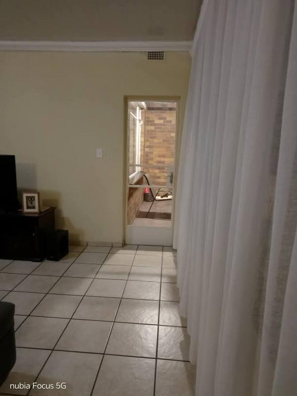 2 Bedroom Property for Sale in Vanderbijlpark CW 3 Gauteng