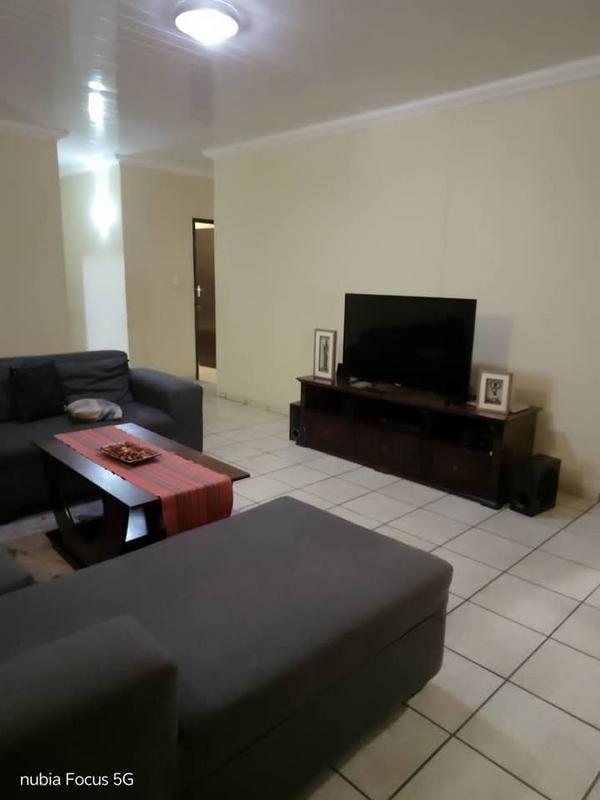 2 Bedroom Property for Sale in Vanderbijlpark CW 3 Gauteng