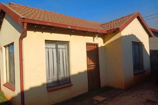 2 Bedroom Property for Sale in Clayville Gauteng