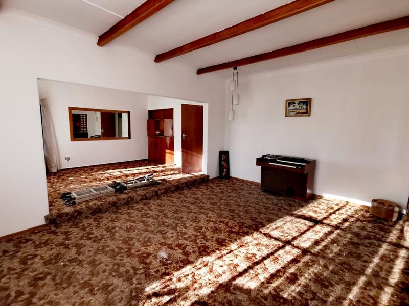 To Let 4 Bedroom Property for Rent in Rowhill Gauteng