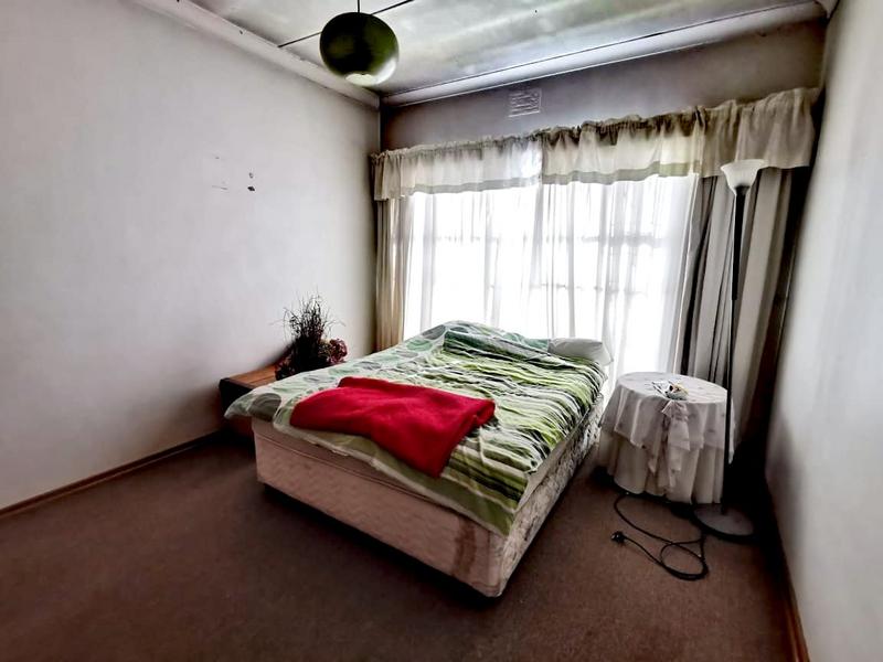 To Let 4 Bedroom Property for Rent in Rowhill Gauteng