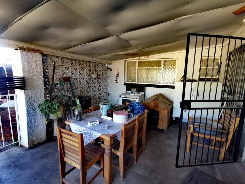 To Let 4 Bedroom Property for Rent in Rowhill Gauteng
