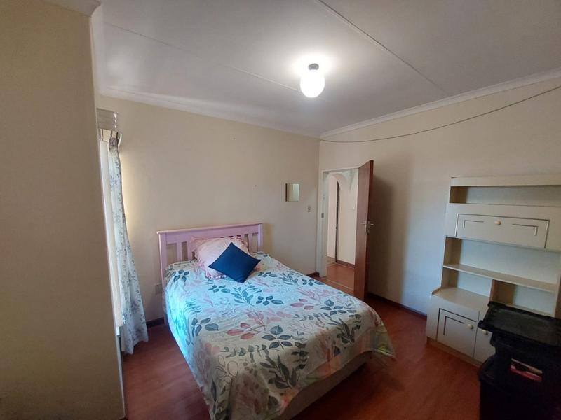 5 Bedroom Property for Sale in Magalieskruin Gauteng