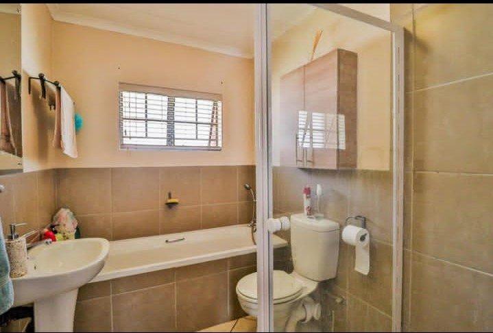 2 Bedroom Property for Sale in Noordwyk Gauteng