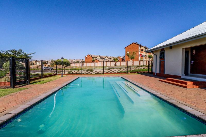 2 Bedroom Property for Sale in Noordwyk Gauteng