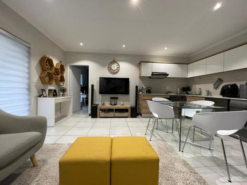 1 Bedroom Property for Sale in Waterfall Gauteng