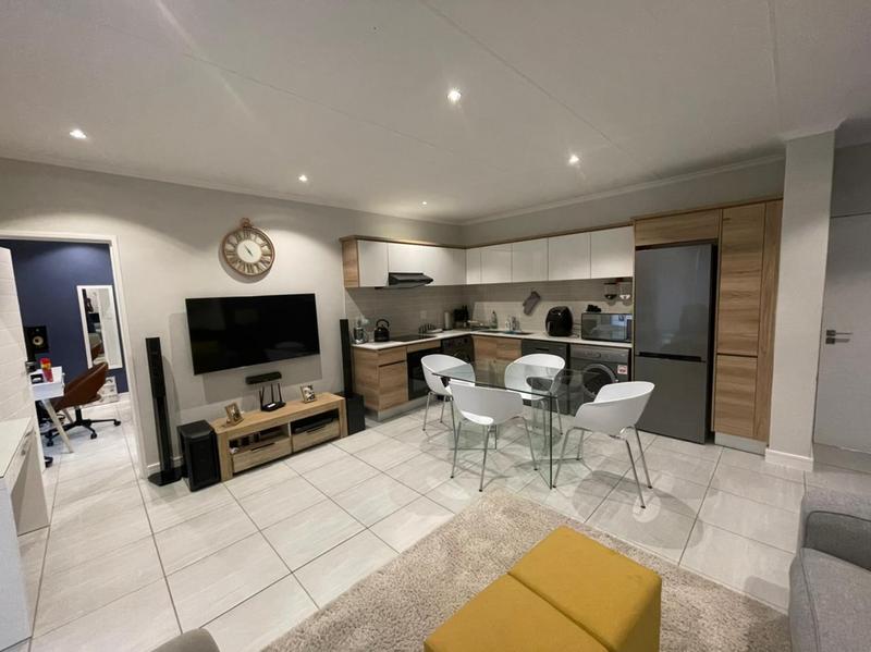 1 Bedroom Property for Sale in Waterfall Gauteng