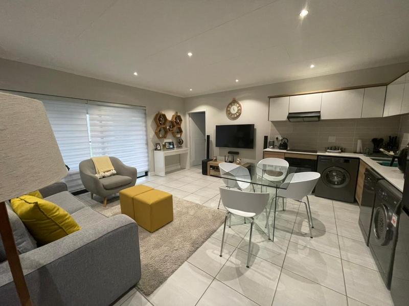 1 Bedroom Property for Sale in Waterfall Gauteng