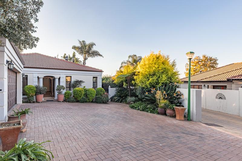 3 Bedroom Property for Sale in Ruimsig Gauteng