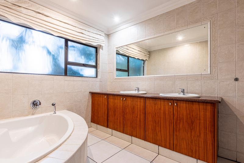 3 Bedroom Property for Sale in Ruimsig Gauteng