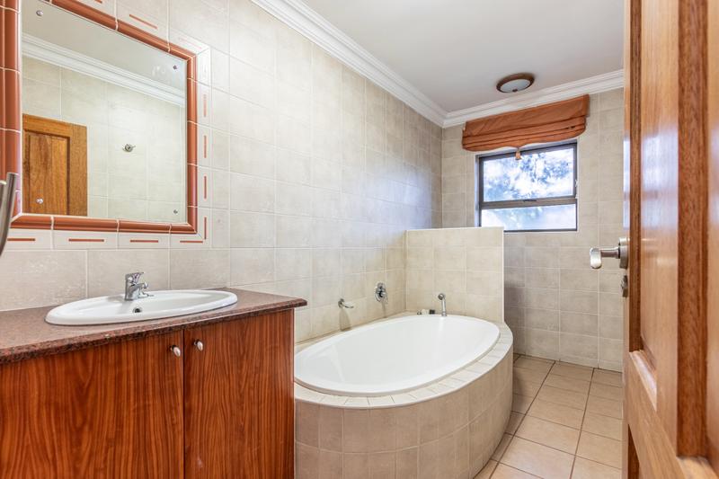 3 Bedroom Property for Sale in Ruimsig Gauteng