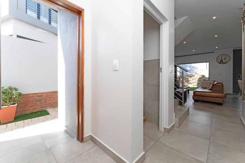 To Let 3 Bedroom Property for Rent in Bryanston Gauteng