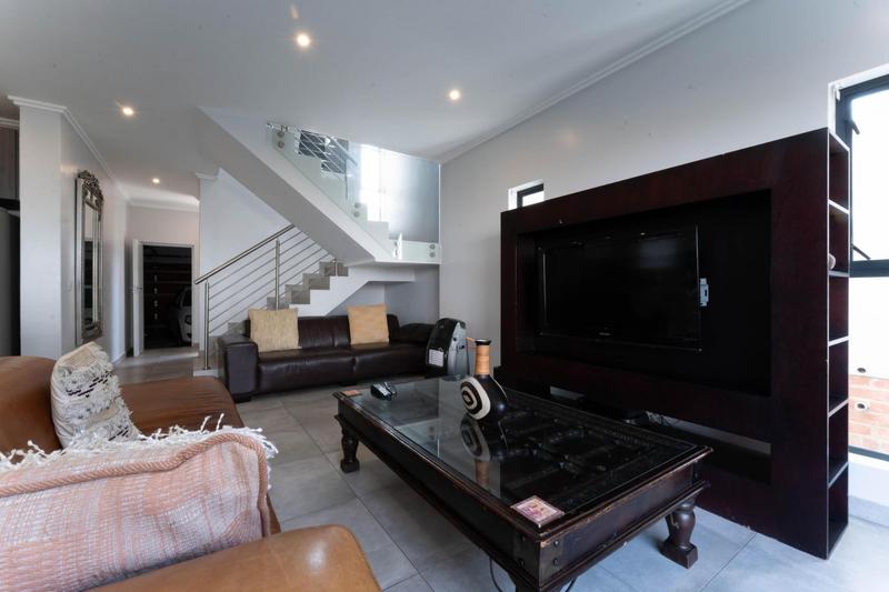 To Let 3 Bedroom Property for Rent in Bryanston Gauteng
